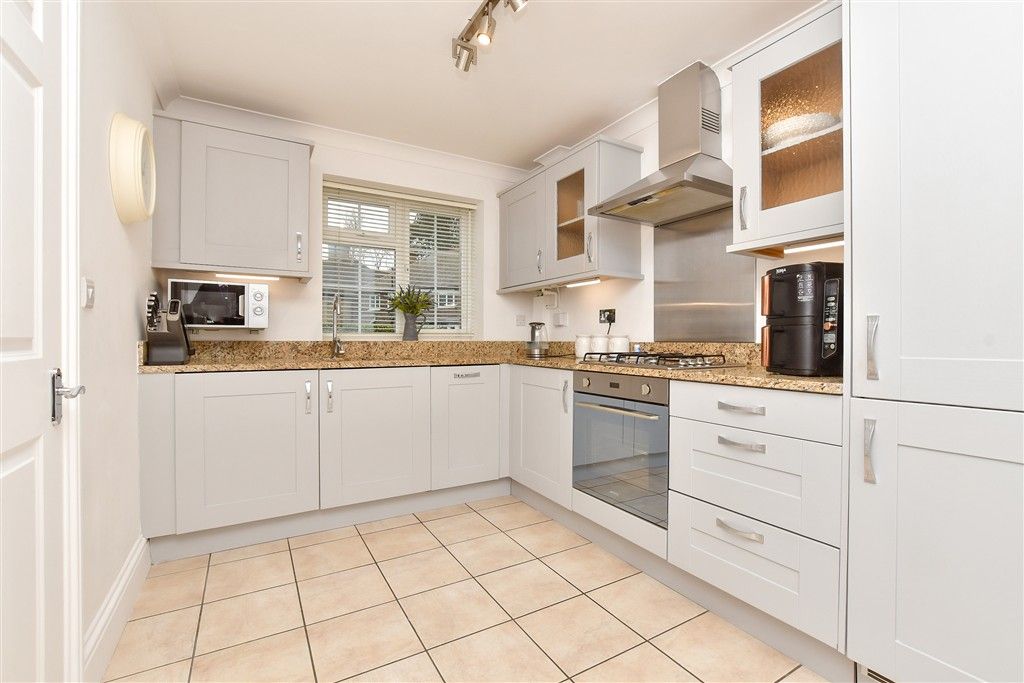 Property photo 2 of 22 Kitchen / Diner