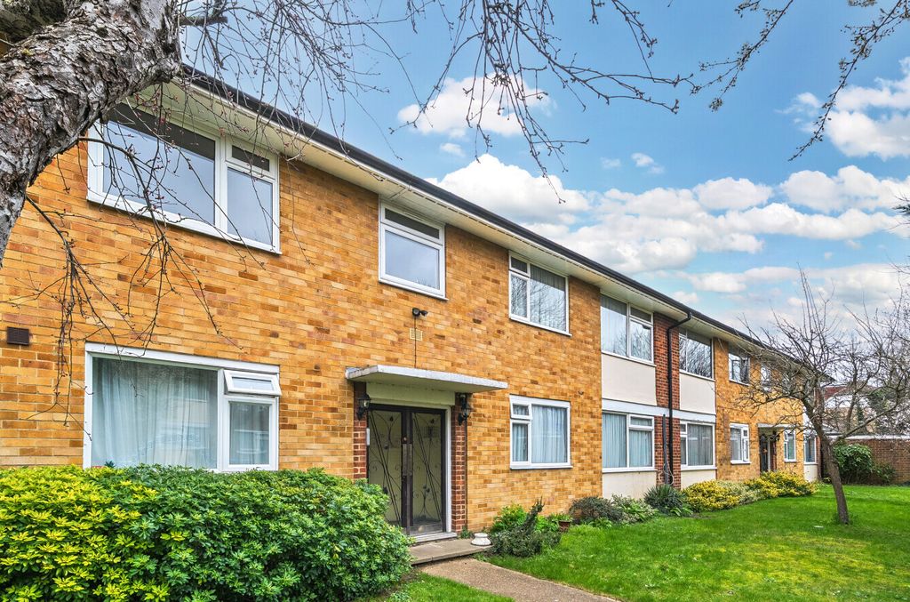 Property photo 1 of 8 External