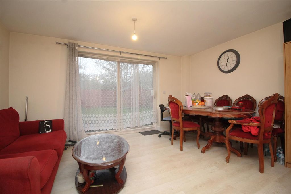 Property photo 3 of 10 Living Room 2 .Jpg