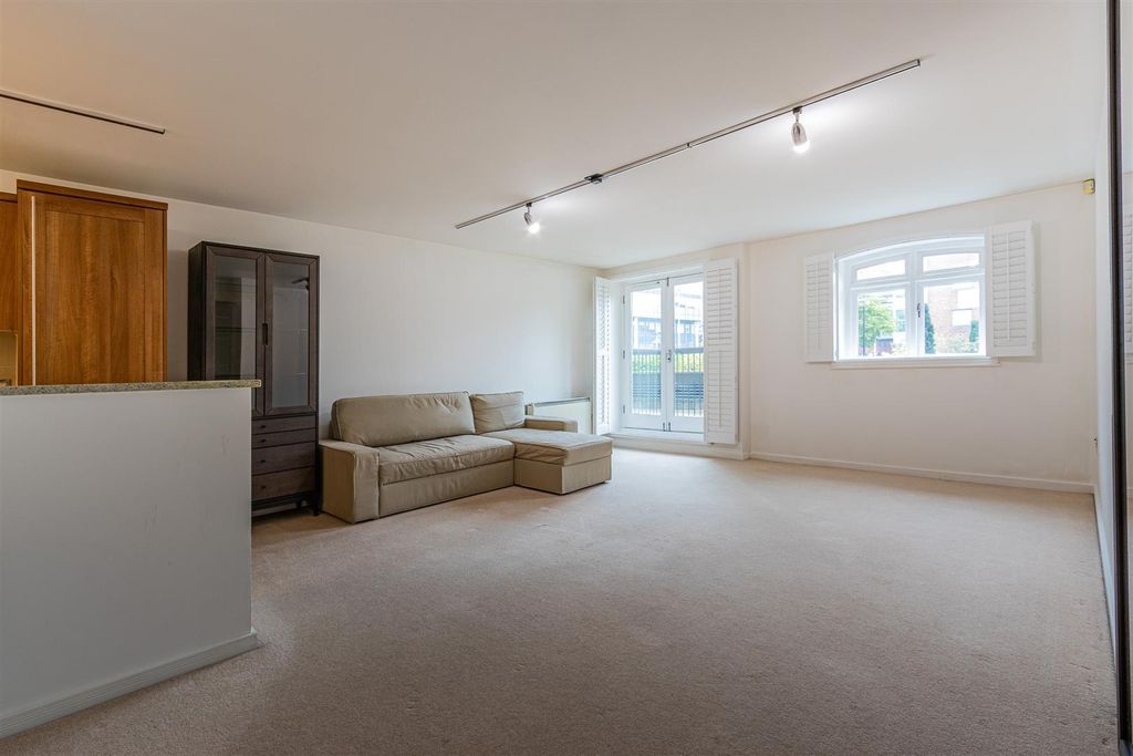 Property photo 3 of 16 Edward England Wharf 2 (13 Of 14).Jpg