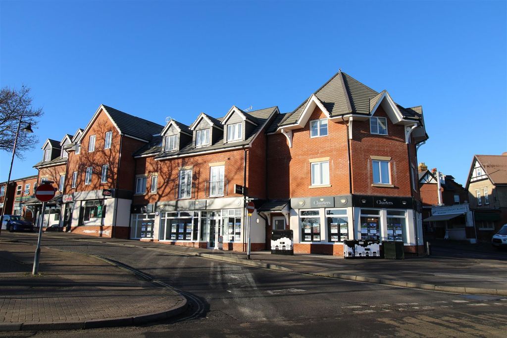 Property photo 1 of 7 Exterior