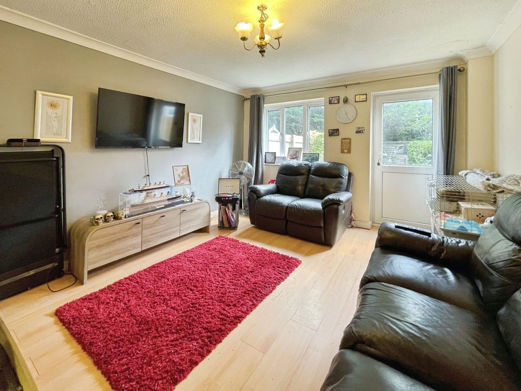 Property photo 2 of 25 88cc2634-Livingroom