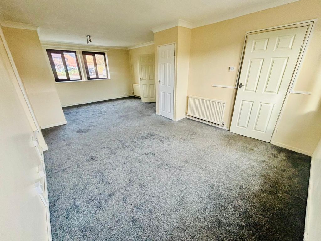 Property photo 2 of 16 Image