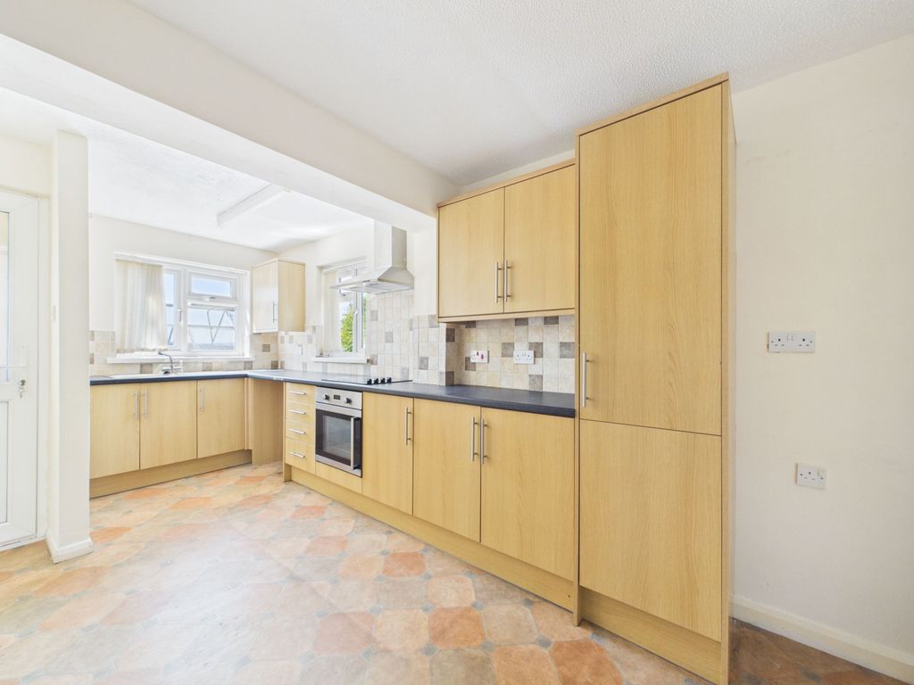 Property photo 3 of 15 Kitchen