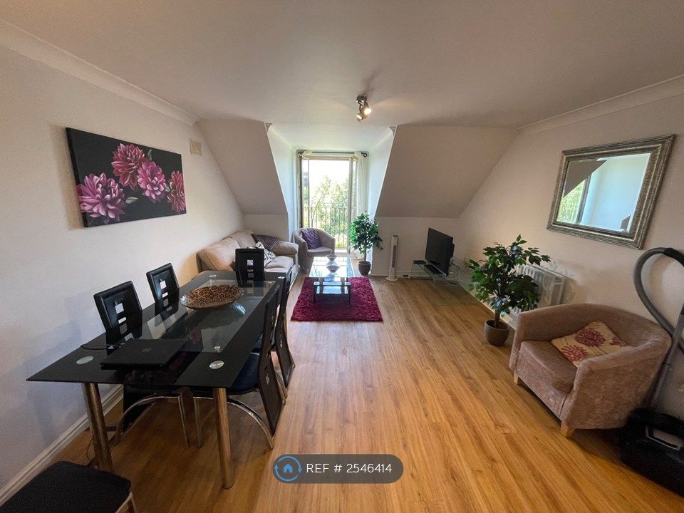 Property photo 1 of 16 Living Room With Juliet Balcony Over River