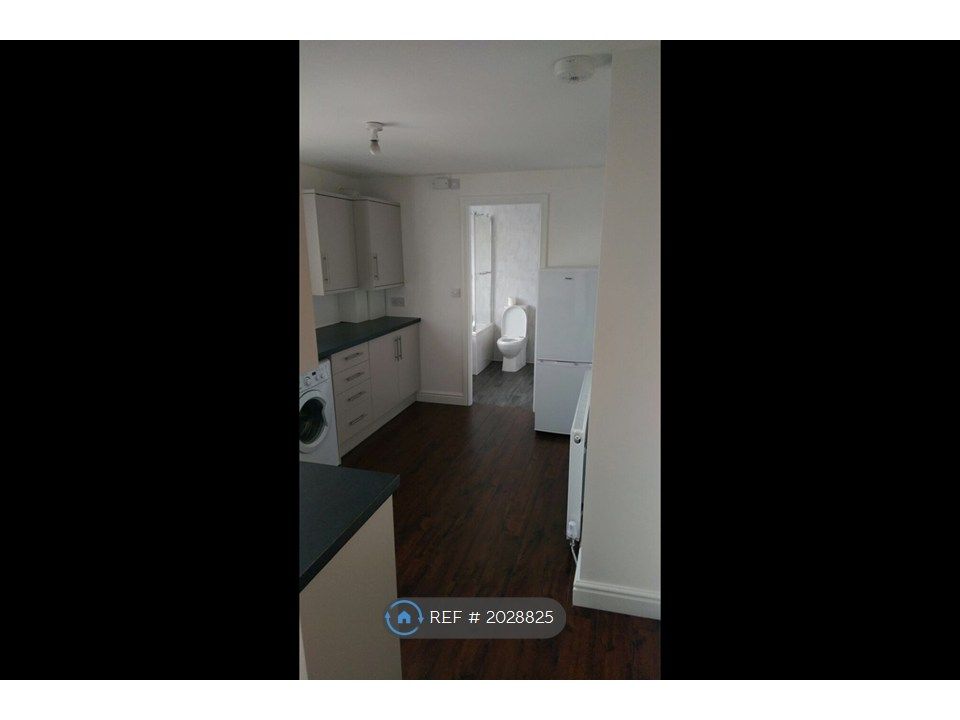 Property photo 3 of 22 Kitchen