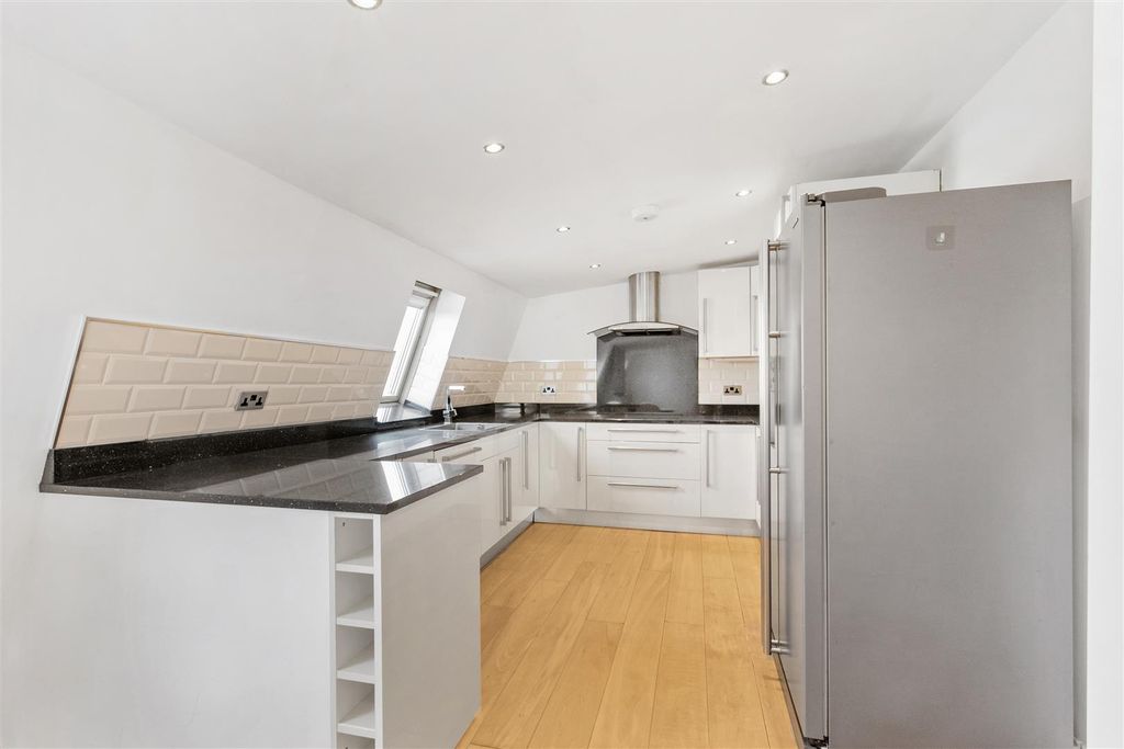 Property photo 3 of 14 Kitchen