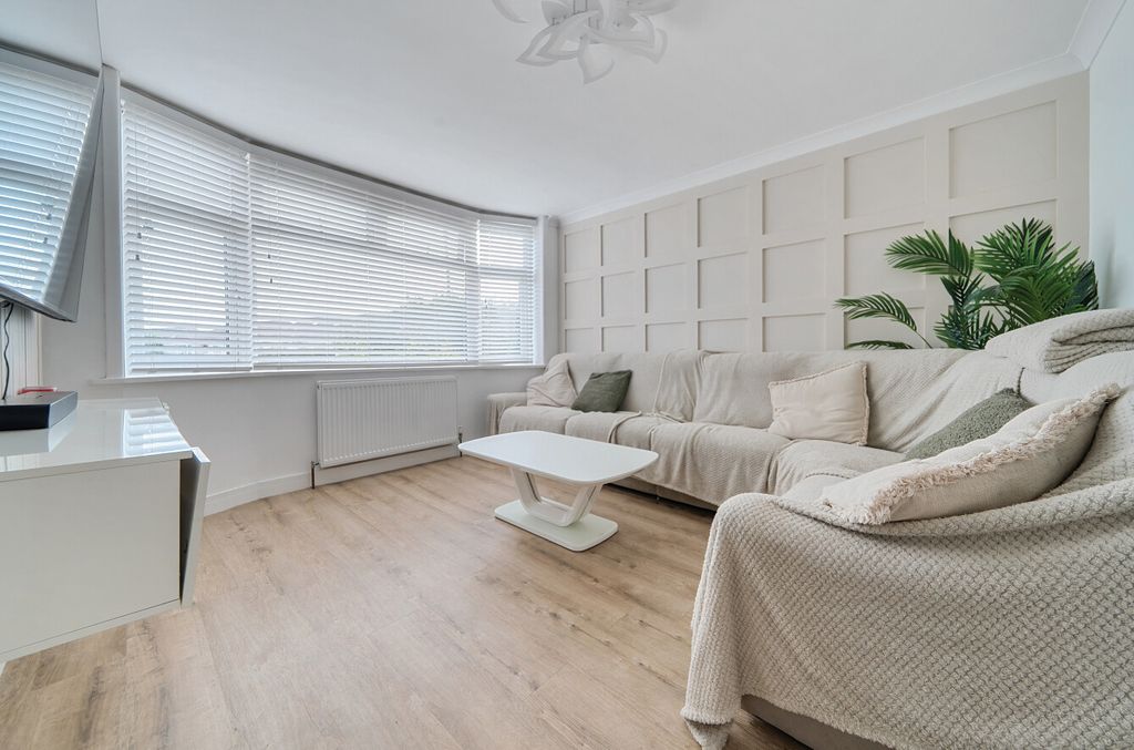 Property photo 2 of 15 1342137-13-68A599...