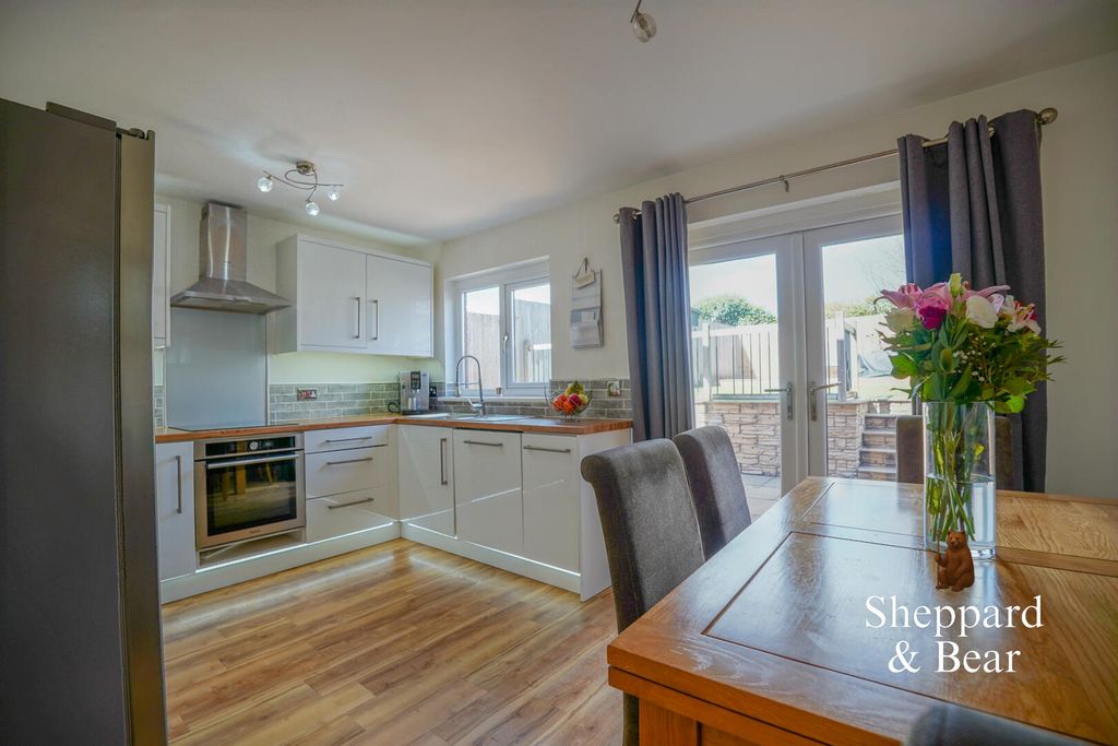 Property photo 2 of 48 Kitchen
