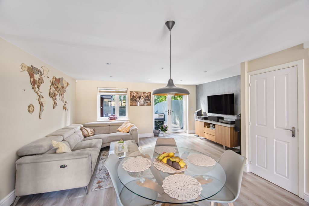 Property photo 1 of 24