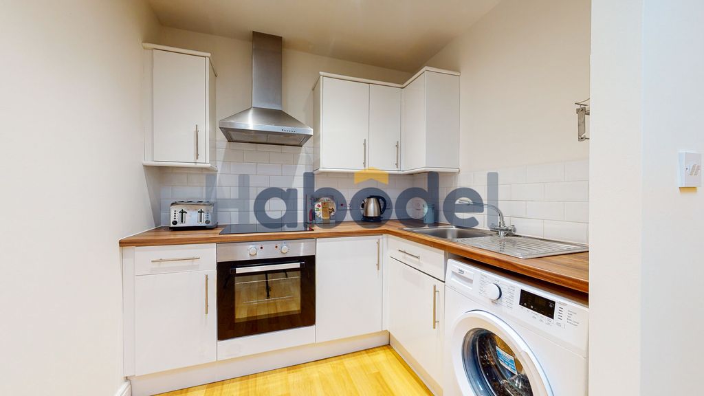 Property photo 1 of 5