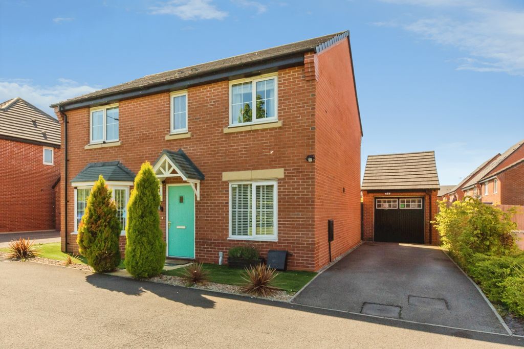 Property photo 1 of 16 Front External