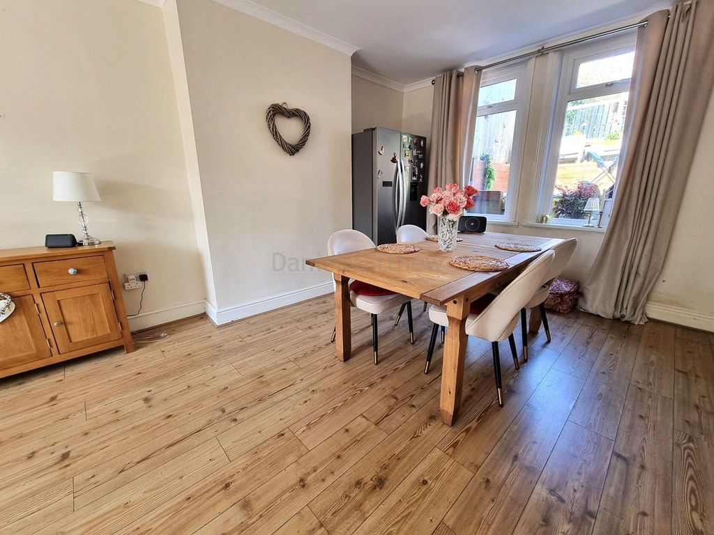 Property photo 3 of 24 Dining Room/Lounge