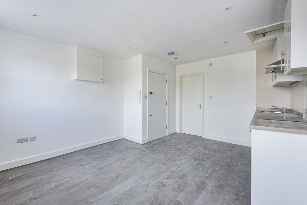 Property photo 3 of 6 925121 (3)