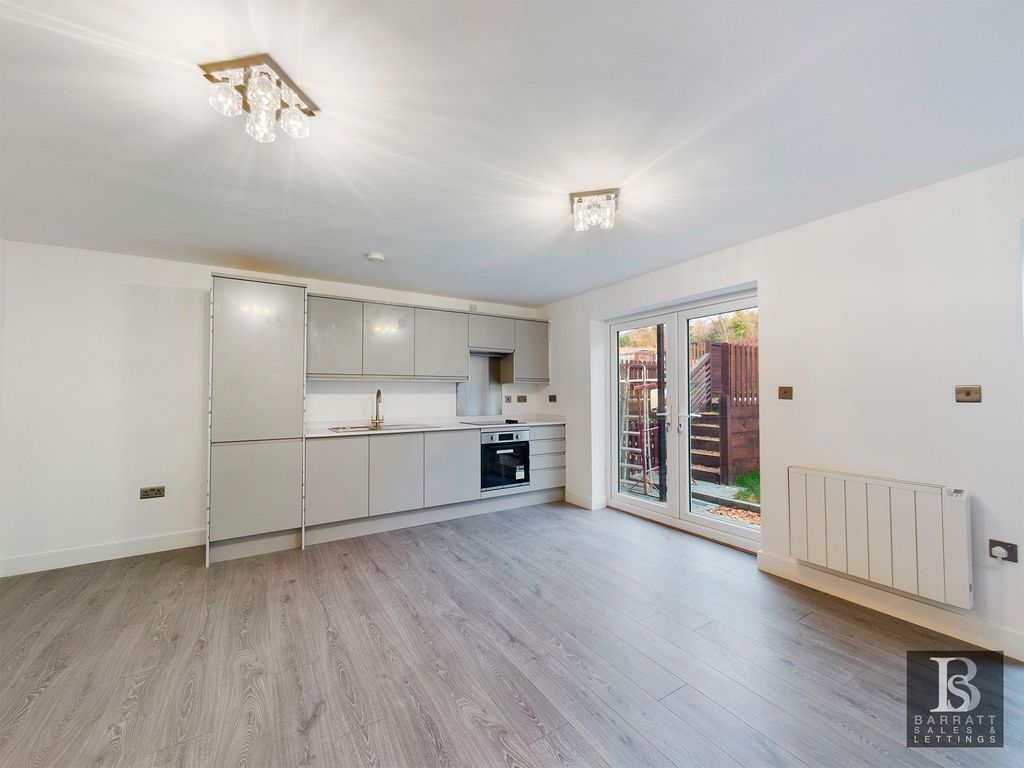 Property photo 1 of 4