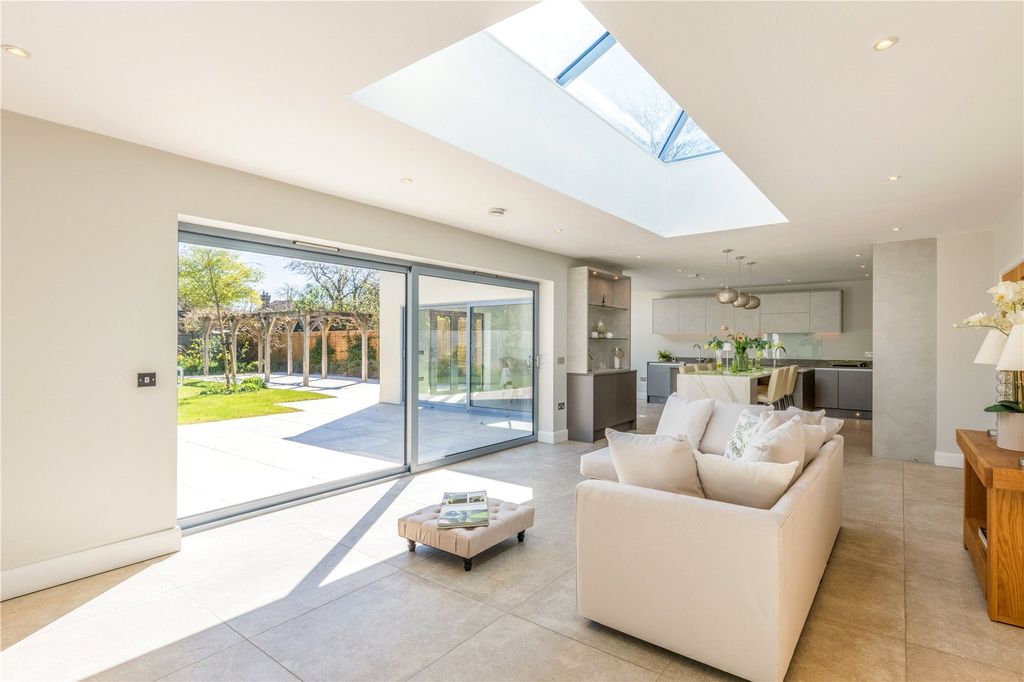 Property photo 3 of 14 Open Plan Living