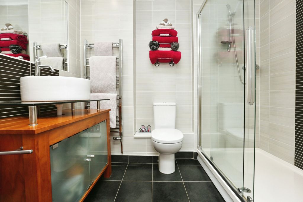 Property photo 3 of 13 Shower Room