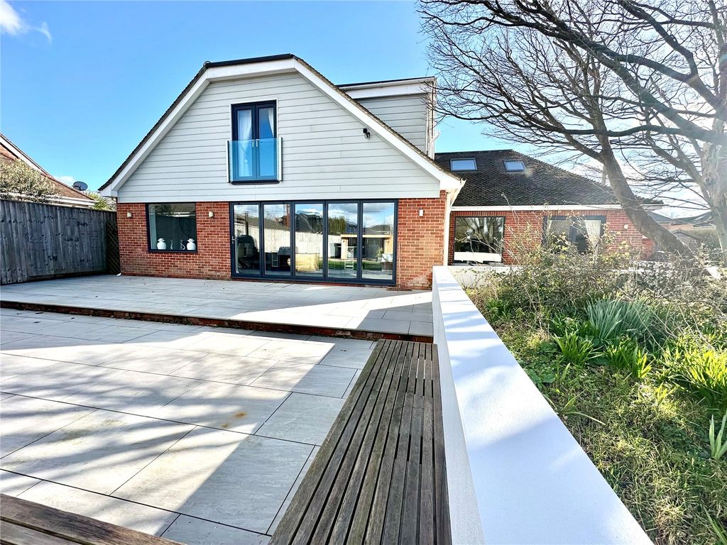 Property photo 1 of 16 Picture No. 05