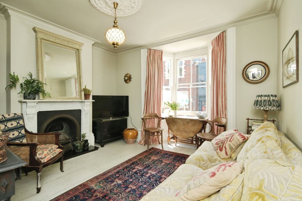 Property photo 2 of 19