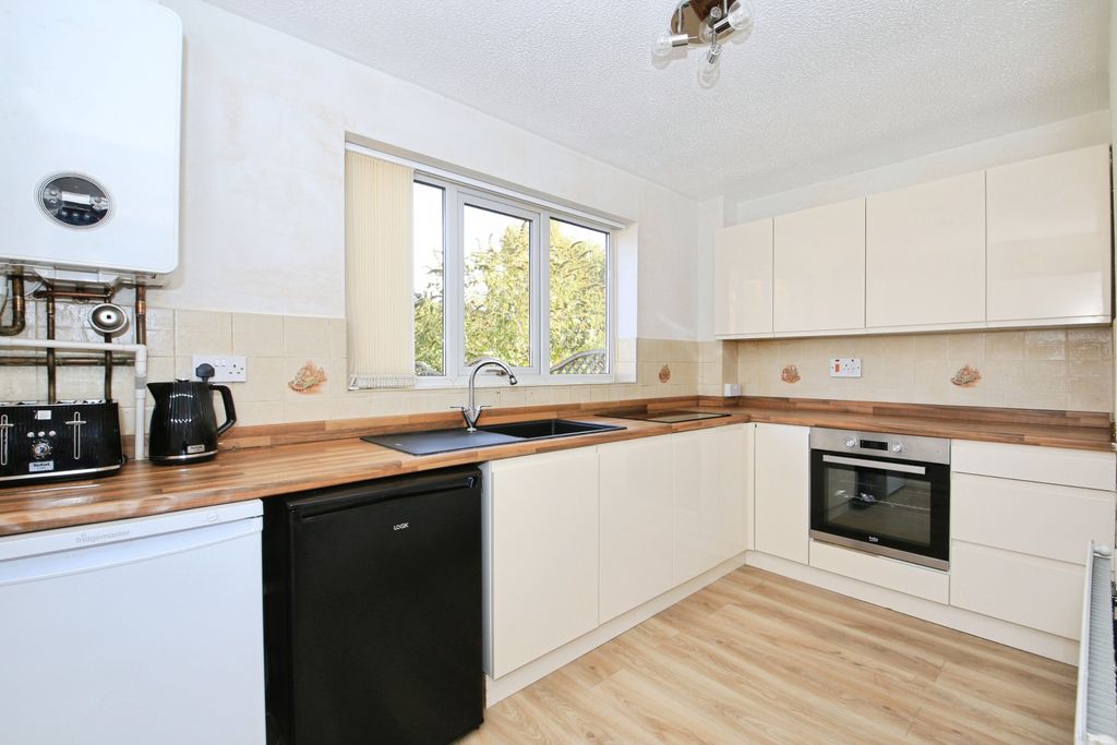 Property photo 3 of 24 Img_4410