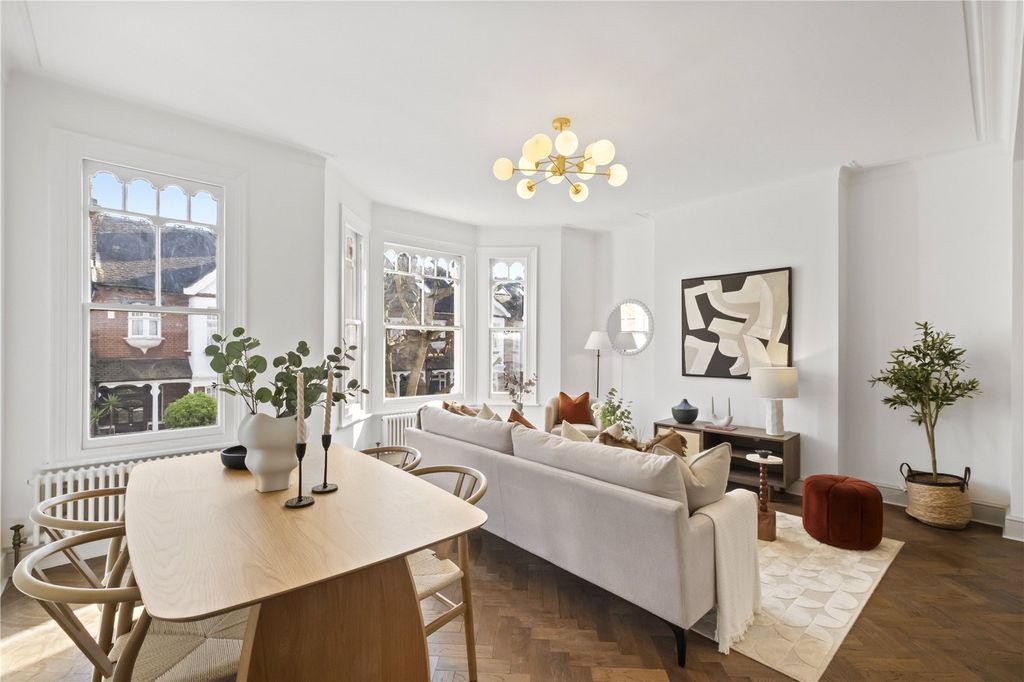 Property photo 1 of 18 Reception