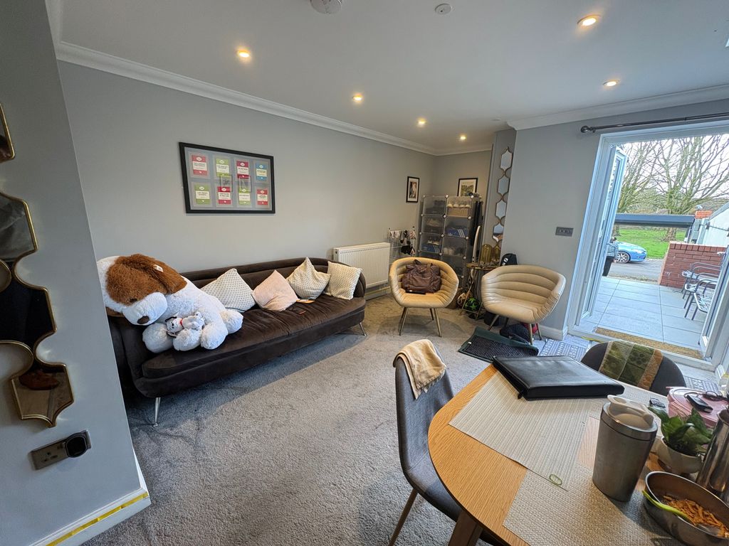 Property photo 2 of 8 Bedroom 3