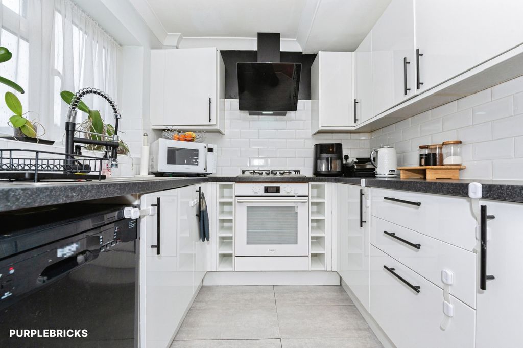 Property photo 2 of 15 Kitchen
