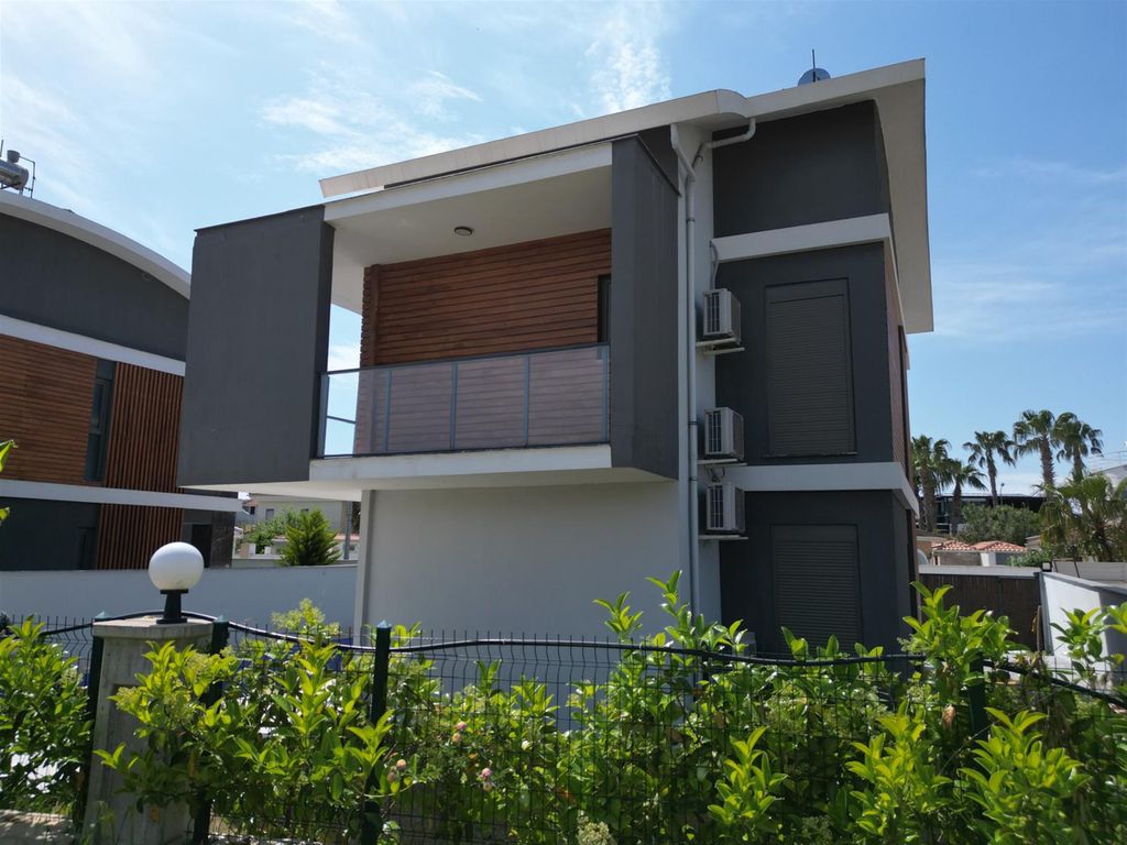 Property photo 2 of 24 Smart Home Villa For Sale In Belek With A Private Garden & Pool - Modern Architecture