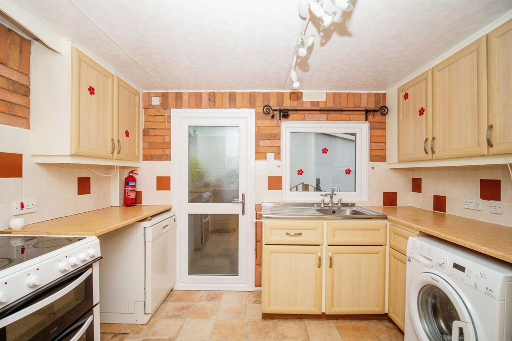 Property photo 2 of 22