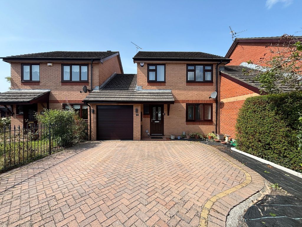 Property photo 1 of 18