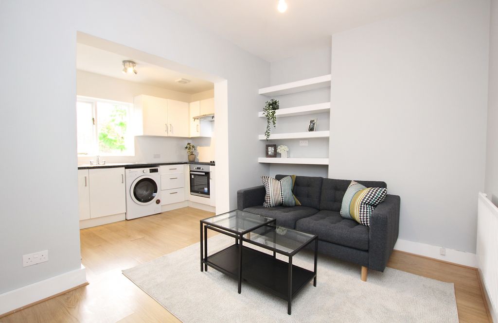 Property photo 1 of 5