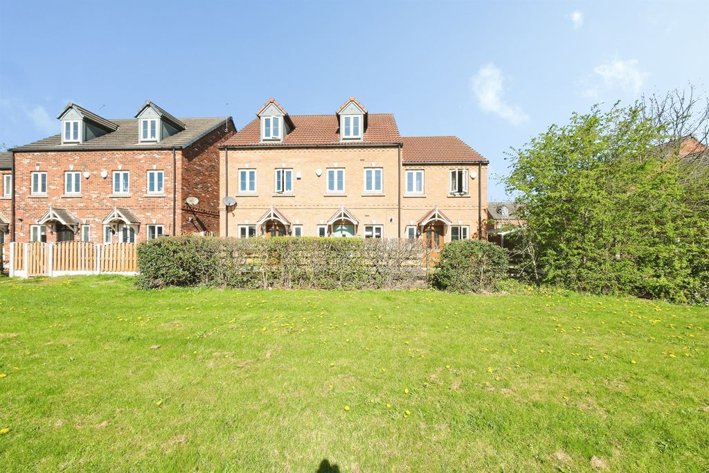 Property photo 1 of 25