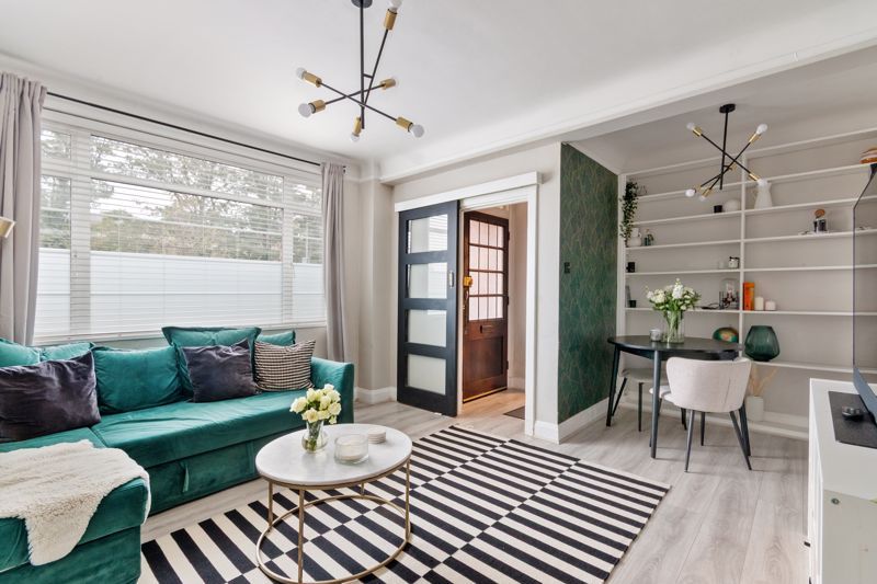 Property photo 3 of 11 Photo 4