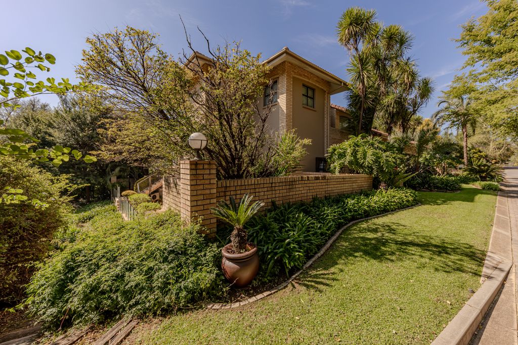 Property photo 3 of 43