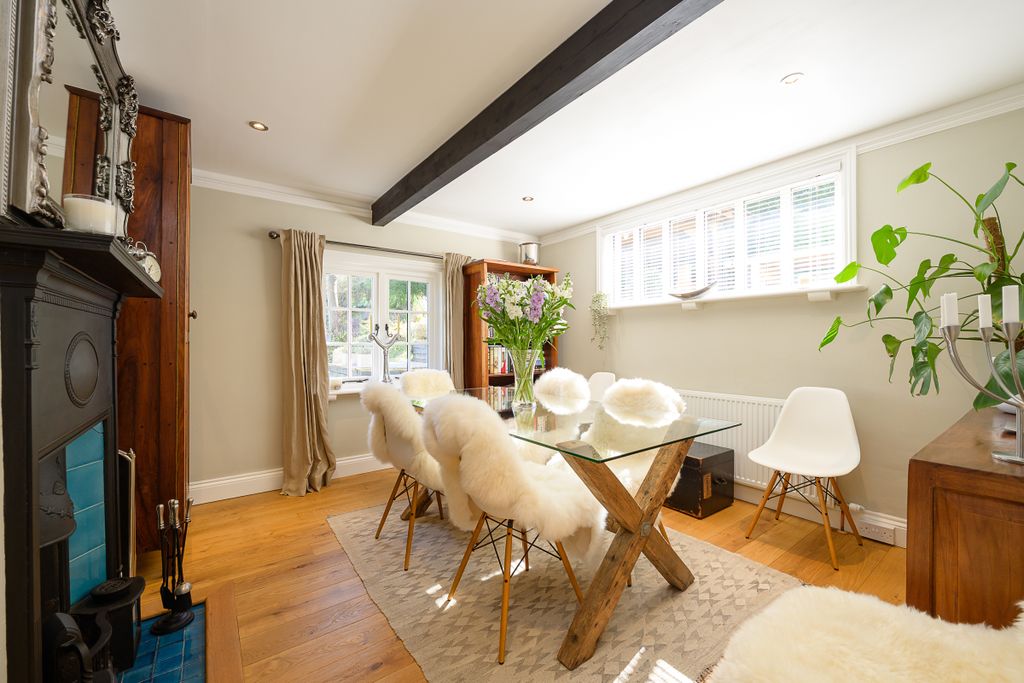 Property photo 2 of 29 Beechfield-15