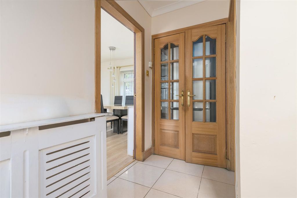 Property photo 3 of 32 Strathcarronpl-0005.Jpg