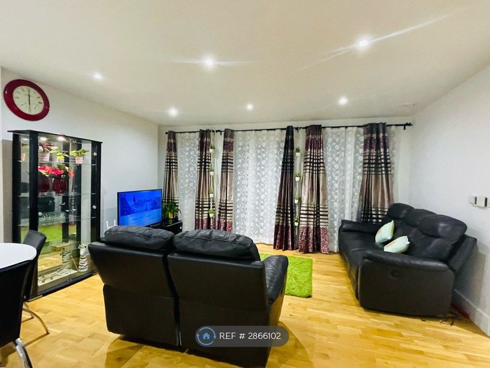 Property photo 2 of 8