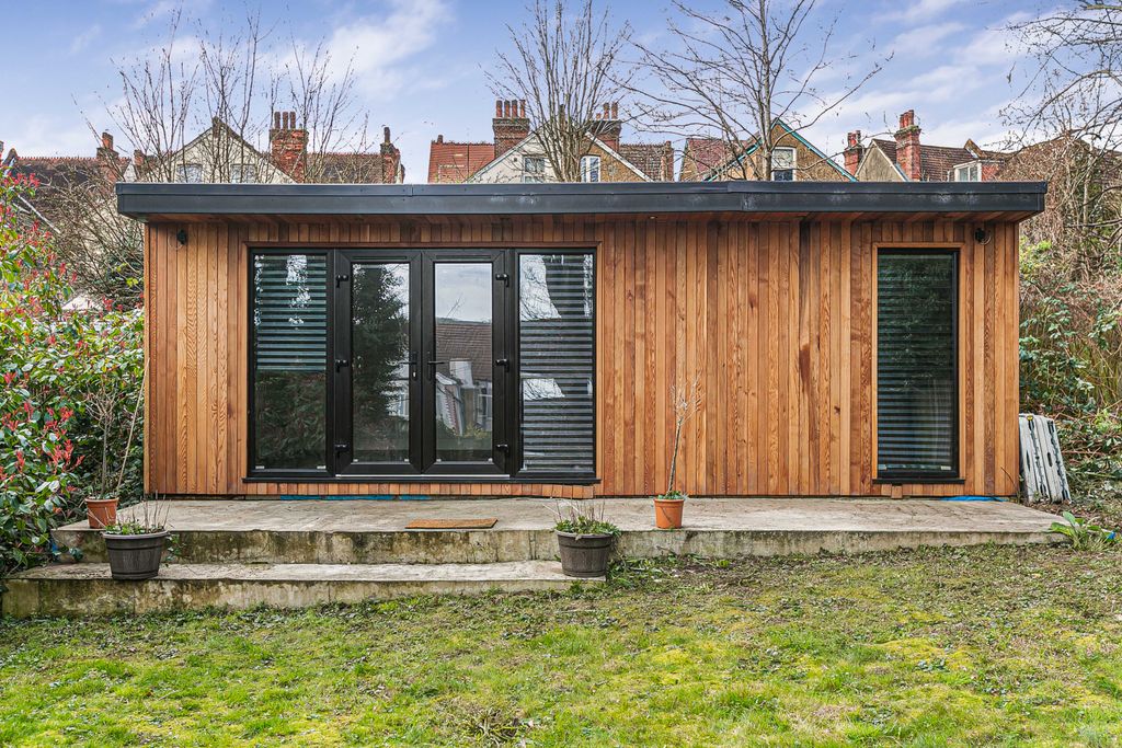 Property photo 2 of 20 68_75976