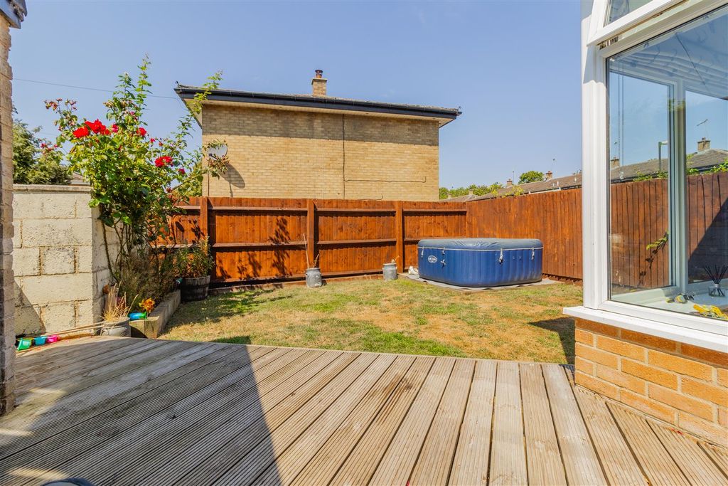 Property photo 3 of 23 Falkland Place, 6-71.Jpg