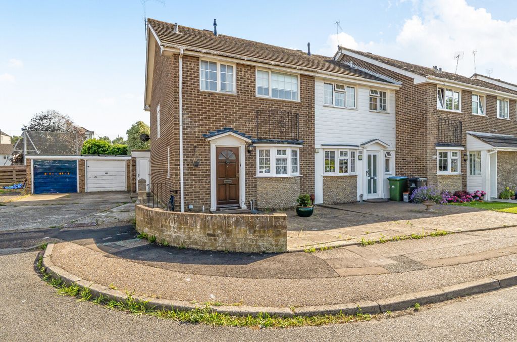 Property photo 1 of 14 1482554-18-6A3972...
