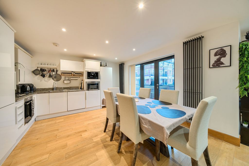 Property photo 2 of 19 1408915-7-6995E16...