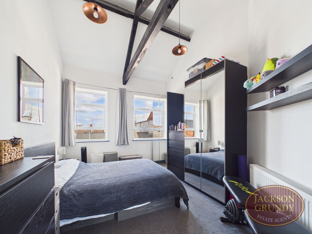 Property photo 3 of 12 Photo 2