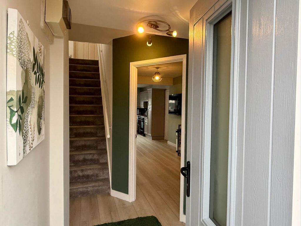 Property photo 2 of 29