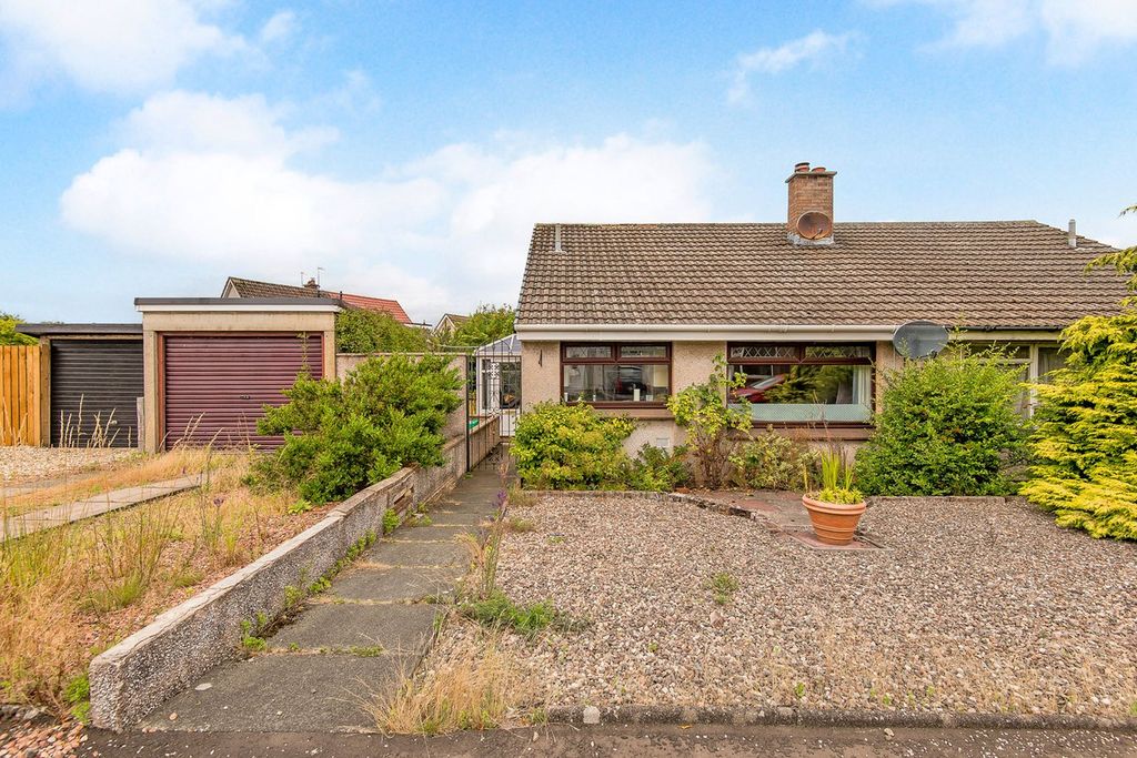 Property photo 1 of 8