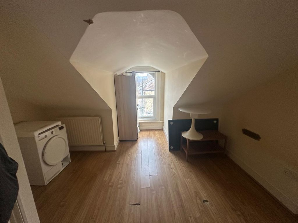 Property photo 3 of 5 Photo 1