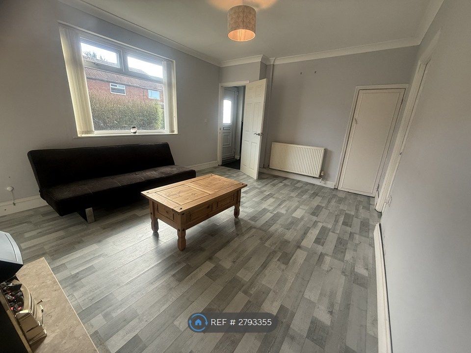 Property photo 3 of 26 Living Room