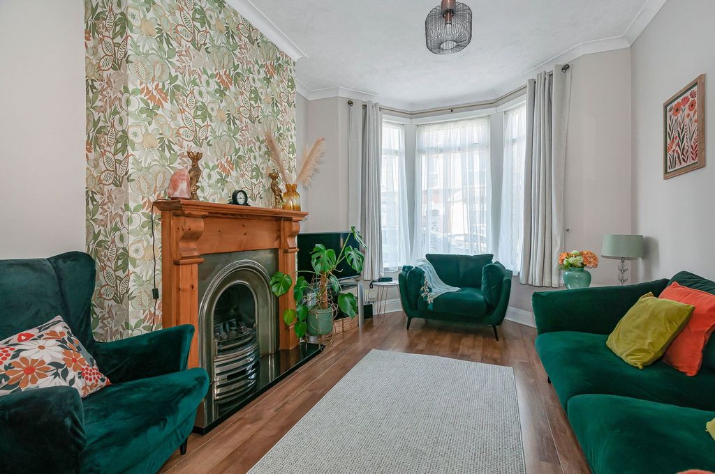 Property photo 2 of 16