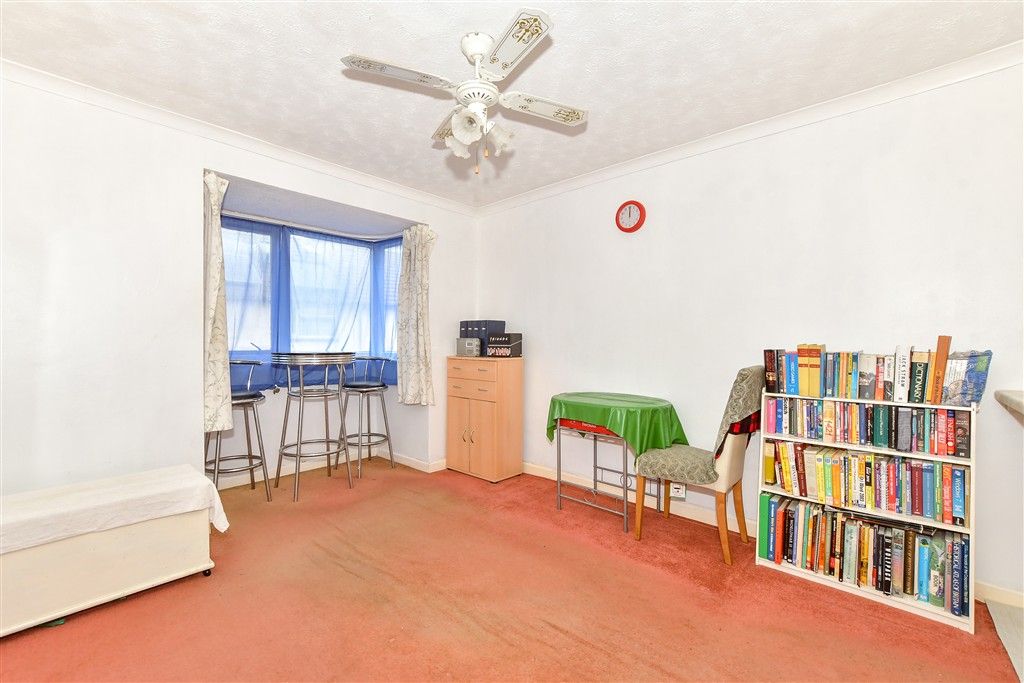 Property photo 1 of 6 Lounge/Kitchen