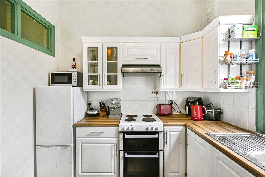 Property photo 3 of 6 Kitchen
