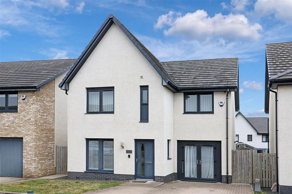 Property photo 1 of 11 External